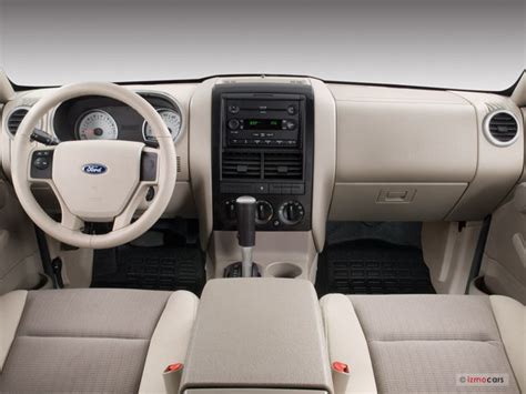 2008 Ford Explorer Sport Trac: 11 Interior Photos | U.S. News