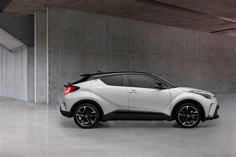 壁紙、トヨタ自動車、C-HR Hybrid GR Sport, EU-spec, 2020、クロスオーバー、白、メタリック塗、側面図、自動車 ...