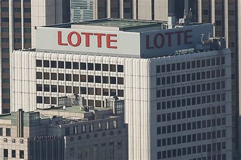 South Korea’s Lotte Group Struggles to Restructure as Family Feuds - WSJ