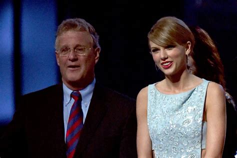 Taylor Swift's Father, Scott, Confronts Burglar in Florida Home