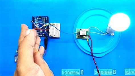 Clap switch - Turn on and off light / Fan by clapping using Arduino