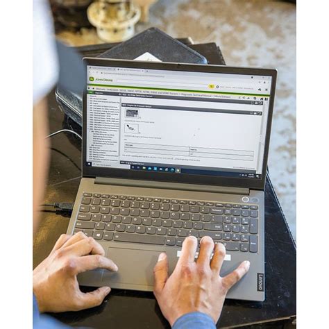 John Deere Customer Service ADVISOR™ Power Systems Equipment Web and Downloaded Applications One ...