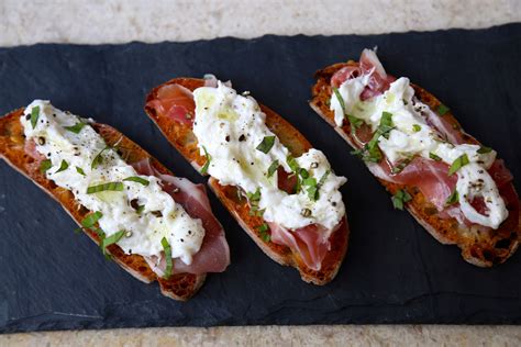 BURRATA & PROSCIUTTO CROSTINI — SAM THE COOKING GUY