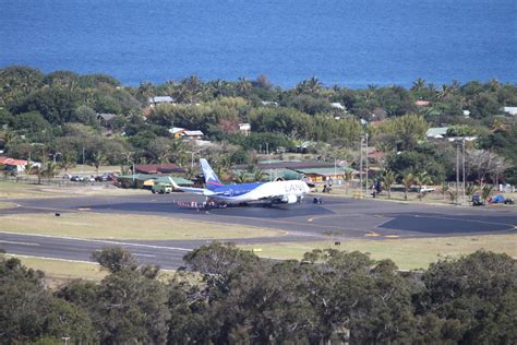 Easter Island Airport - Isla De Pascua Airport Fotos Imago, Travel to easter island at a great ...