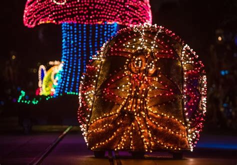 Main Street Electrical Parade at Disneyland - Disney Tourist Blog