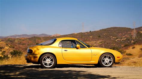 Are All Miatas Convertible? - Garage Dreams