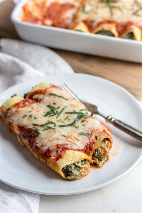 Low Carb Spinach Manicotti With Ricotta Cheese and Red Sauce - Low Carb Maven