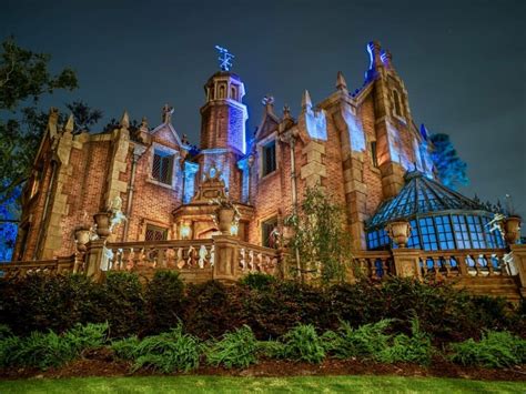 Haunted mansion walt disney world's magic kingdom - destinationwera