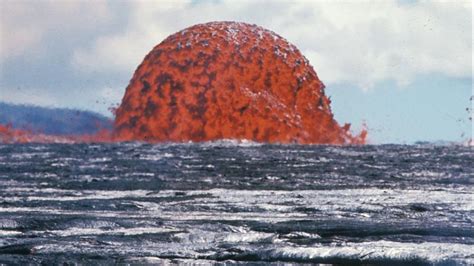 Some underwater volcanoes create volcanic gas bubbles more than a quarter-mile across - Strange ...