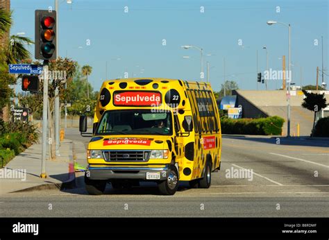 Sepulveda The Parking Spot Airport Shuttle Bus, Los Angeles Stock Photo: 22643279 - Alamy