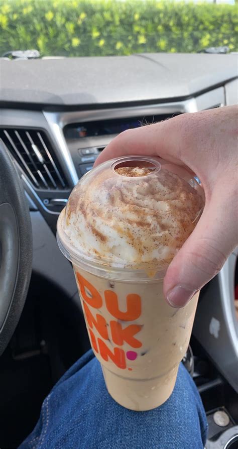 This new pumpkin spice signature iced latte is amazing 😩😍 : r/DunkinDonuts