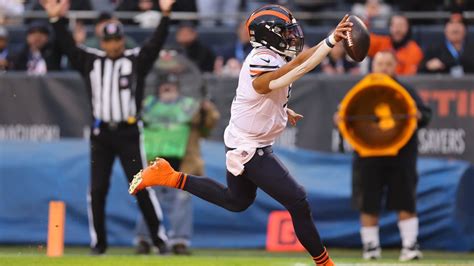 Charting the Chicago Bears quarterback options after Wednesday’s press ...