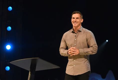 Willow Creek leadership summit goes on despite mass resignations