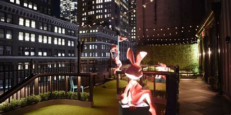 Magic Hour Rooftop Bar NYC Review - What to Expect at Moxy Hotel's New Rooftop Bar