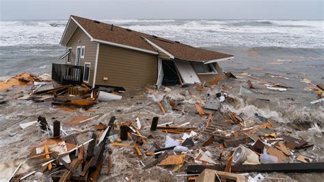 Beach Houses on the Outer Banks Are Being Swallowed by the Sea - The ...