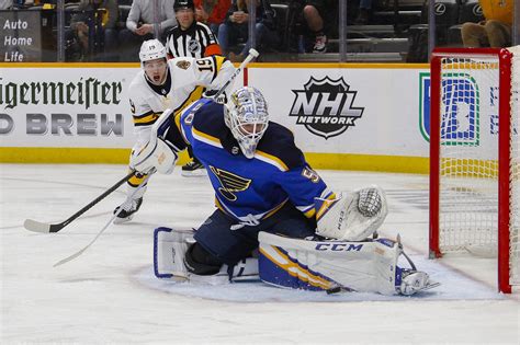 Blues' Jordan Binnington has the opportunity to save another season