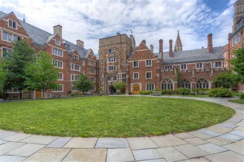 Experience Yale Residential Colleges Tour in Virtual Reality. Press Alt ...