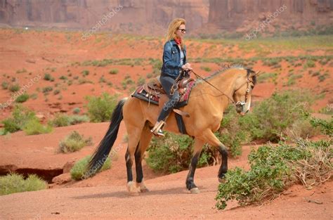 Horseback Riding at Monument Valley in AZ USA – Stock Editorial Photo © lmel900 #77690202