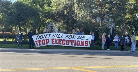 Group protests Oklahoma death row inmate execution