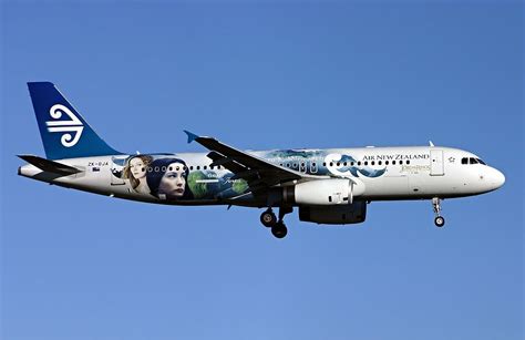File:Air New Zealand Airbus A320 Lord of the Rings livery Creek.jpg - Wikimedia Commons