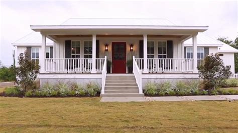 12 Of The Best Home Exterior Makeovers On Fixer Upper