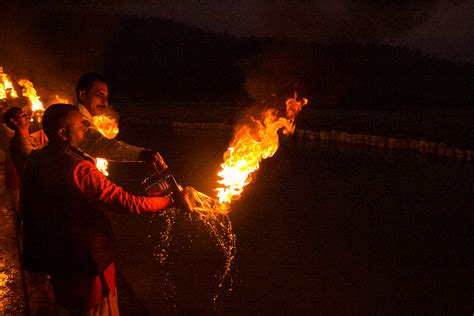 Rishikesh Ganga Aarti Ceremony | Joyelan.com | Tampa Wedding Photographer