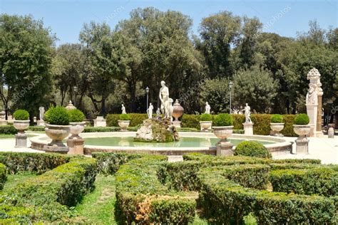 Gardens at Villa Borghese in Rome — Stock Photo © kmiragaya #185093004