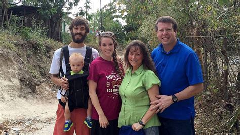 Jill Duggar joins siblings in celebrating special day for 'pops' Jim ...