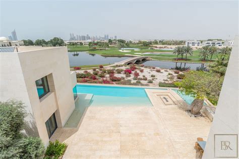 Luxury Villa 7 bedrooms in Emirates Hills Dubai for sale | For Super Rich