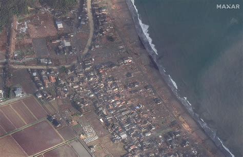 Space photos show Japan's ground splitting open and mass destruction ...