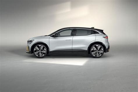 New 2022 Renault Megane E-Tech Electric Crossover Revealed, Offers 470 Km / 292 Miles Range ...