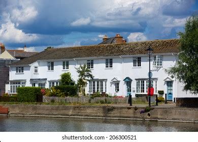 8 Emsworth Cottages Images, Stock Photos & Vectors | Shutterstock