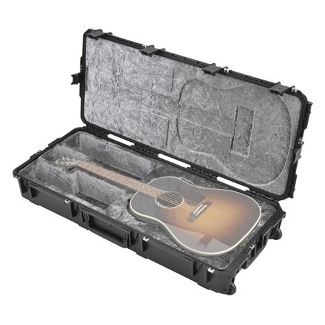 SKB iSeries Injection Moulded Acoustic Guitar Flight Case w/wheels - Nearly New at Gear4music