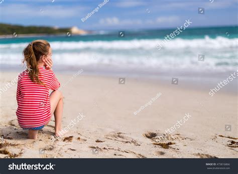 Back View Adorable Little Girl Beach Stock Photo 473816866 | Shutterstock