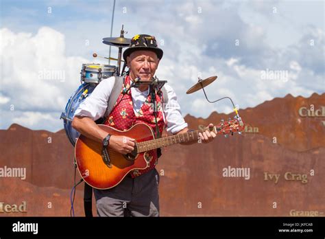 One man band instruments hi-res stock photography and images - Alamy