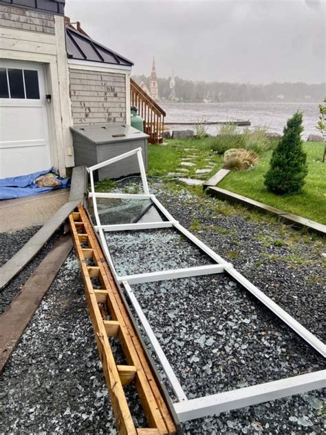 Storm surge, winds cause damage in South Shore communities | CBC News