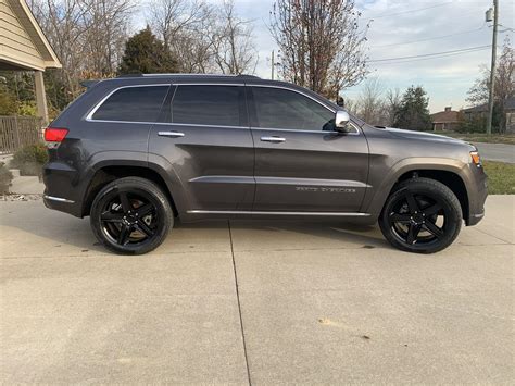 Black Jeep Grand Cherokee With Black Rims