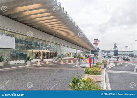 Terminal 3 of Rome Airport (FCO Editorial Photo - Image of road, town ...