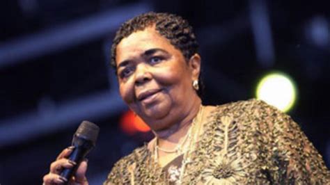 Cesaria Evora met un terme à sa carrière après deux décennies de succès