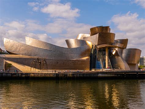 Guggenheim Museum Bilbao - Getting On Travel