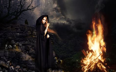 wallpaper: Evil Woman Wallpapers