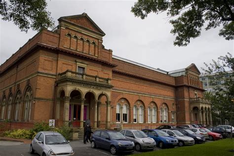 File:Salford museum and art gallery.jpg - Wikimedia Commons