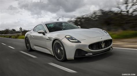 2023 Maserati GranTurismo Modena - Front Three-Quarter | Caricos