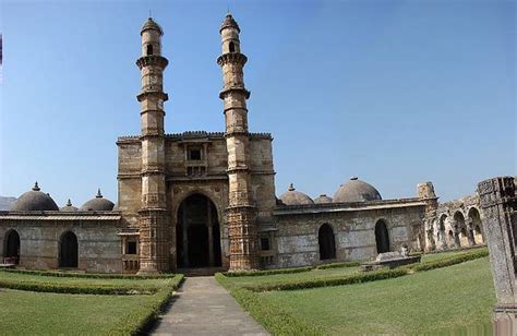 Champaner-Pavagadh Archaeological Park Travel Guide, Places to see, Attractions - Trodly