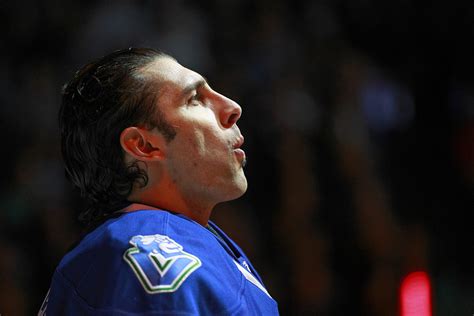 Vancouver Canucks' legend Roberto Luongo will back up Florida next year