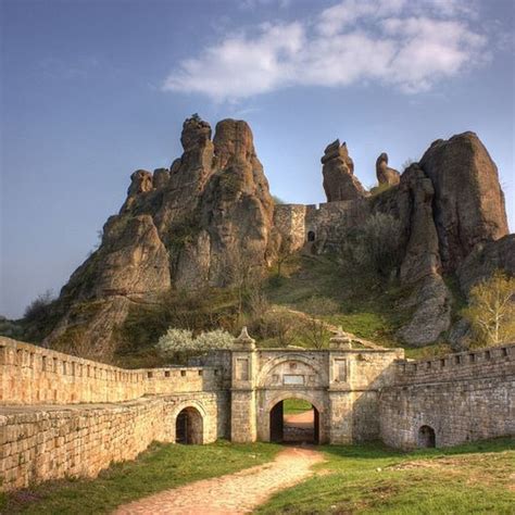 The Belogradchik Fortress, Bulgaria | Amusing Planet