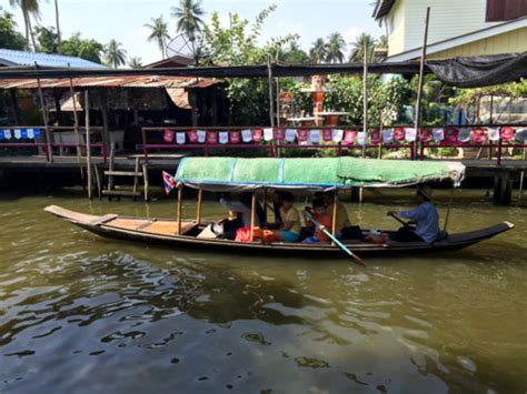 Khlong Lat Mayom Floating Market – taste of the local flavour