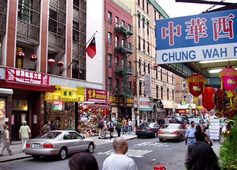 File:Chinatown-manhattan-2004.jpg - Wikimedia Commons