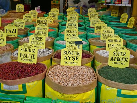 STREET MARKET - ISTANBUL, TURKEY Editorial Photography - Image of ...