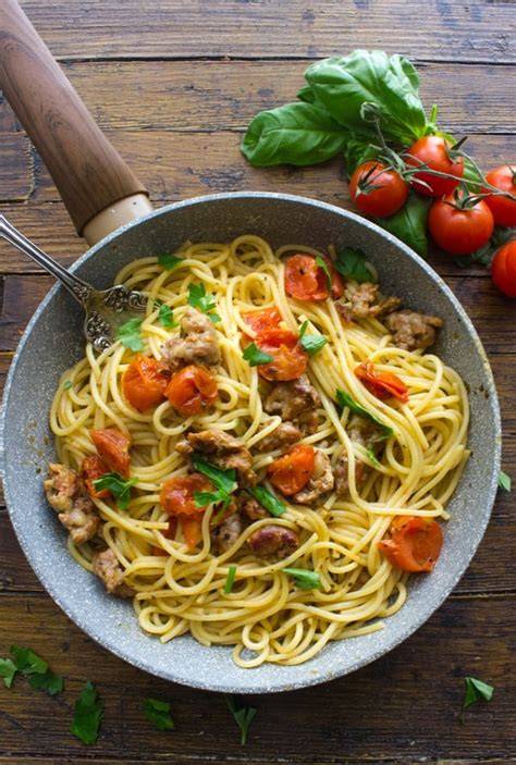 Pasta with Italian Sausage and Fresh Tomatoes